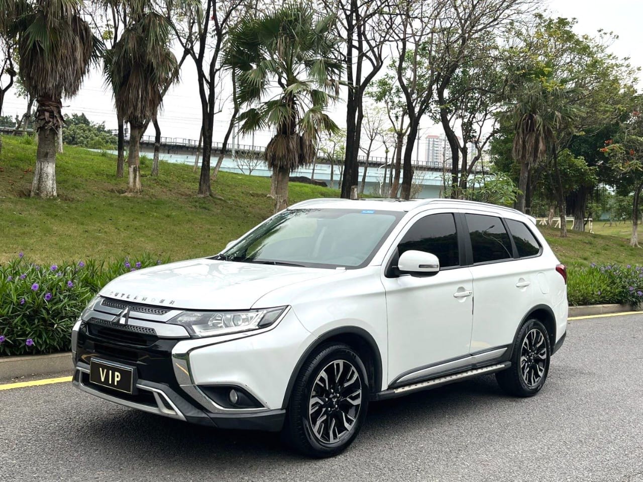 2019 Mitsubishi  Outlander 