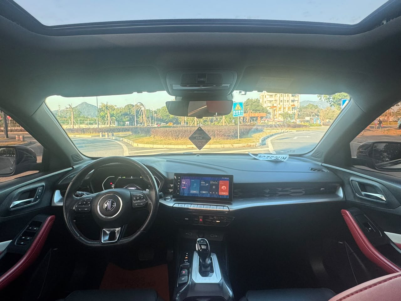 2022 MG5
