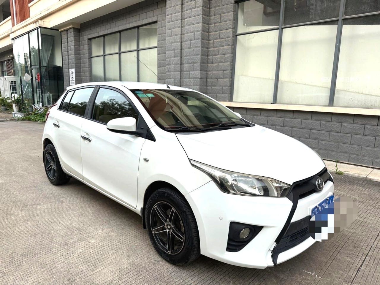 2010 Toyota Yaris / Vios