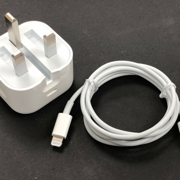 iPhone 12 / 12 Pro Charger